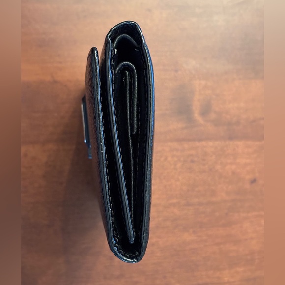 Christian Dior TriFold Snap Wallet
💕LOVE IT OR LEAVE IT 💕JEBWA MYSTERY GAME🎁 - Picture 5 of 15